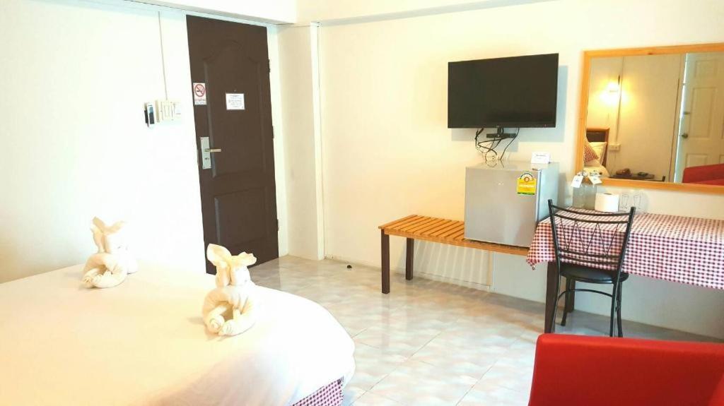 Hotel De Ratt Phuket Patong Exterior foto